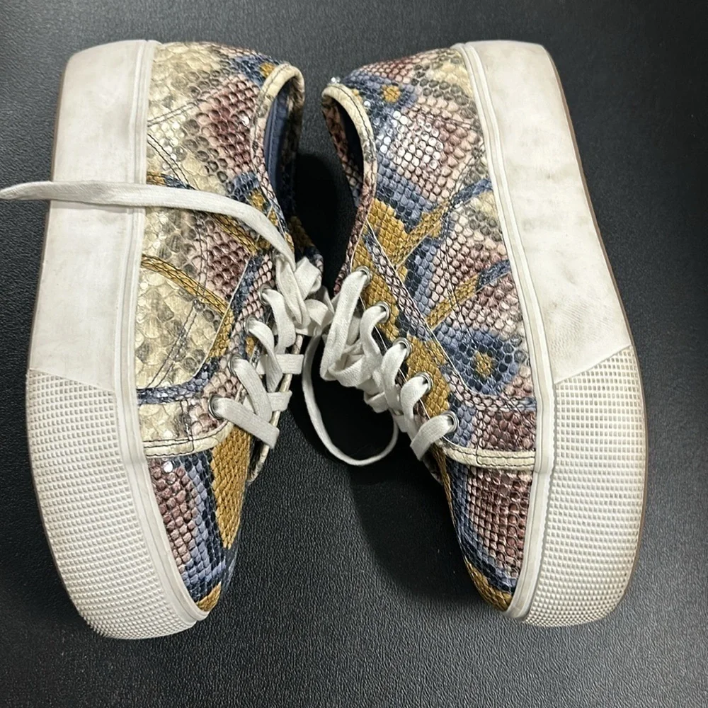 Steve Madden Multicolor Women’s Snakeskin Platform Lace up Sneakers size 8.5